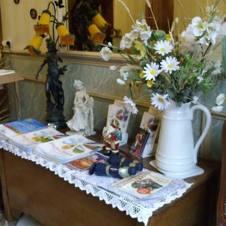 Chateau Des Arches Bed & Breakfast 4*